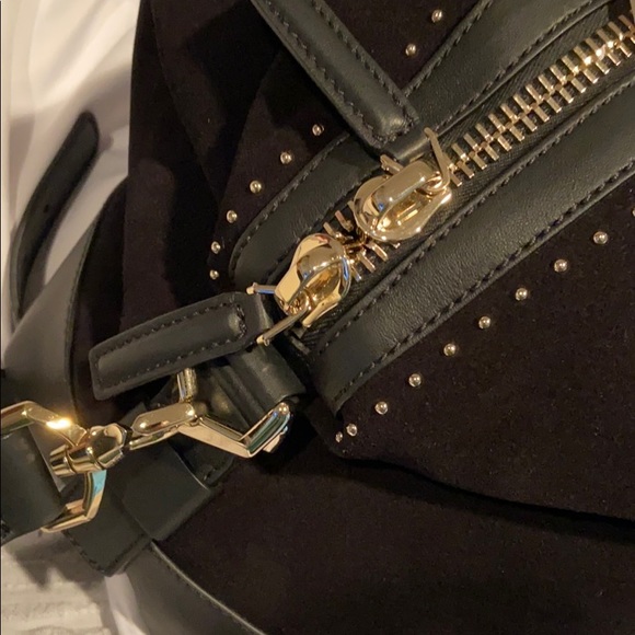 🎁Givenchy nightingale black suede studded satchel - Picture 8 of 9